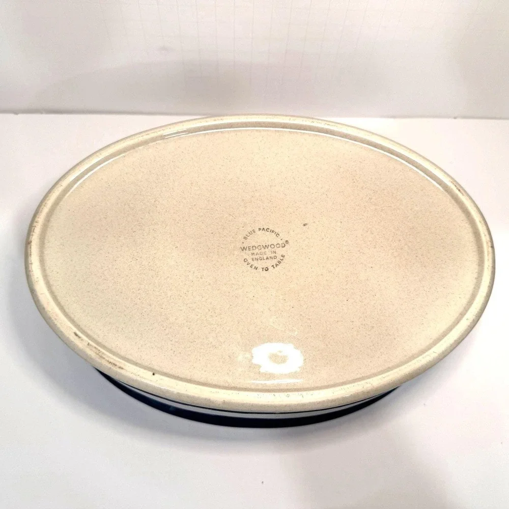 Wedgwood Blue Pacific Oval Covered Casserole 10.5 In 2.5 QT.